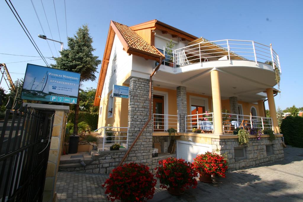 Apartman Vitorlas Vendeghaz บาลาตอนฟือเรด ภายนอก รูปภาพ
